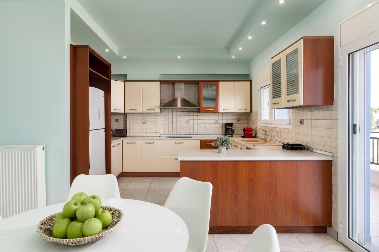 White&Blue luxury suites Ialysos  Extérieur photo