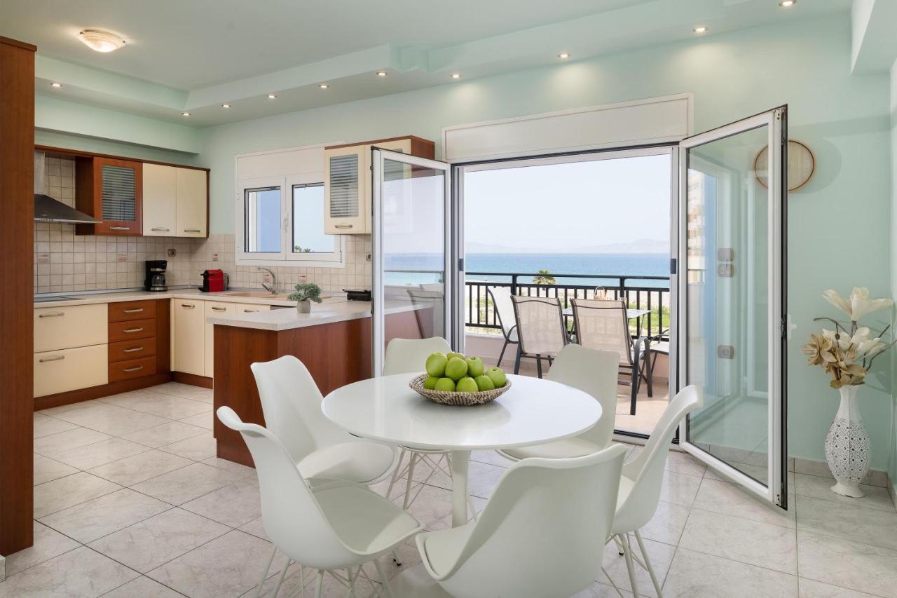 White&Blue luxury suites Ialysos  Extérieur photo