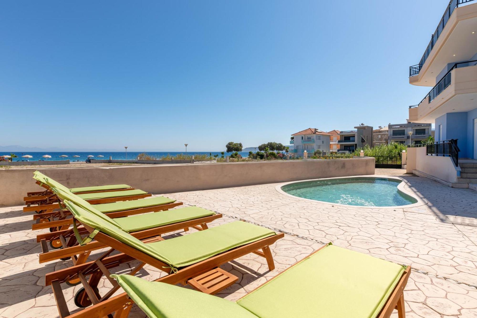 White&Blue luxury suites Ialysos  Extérieur photo