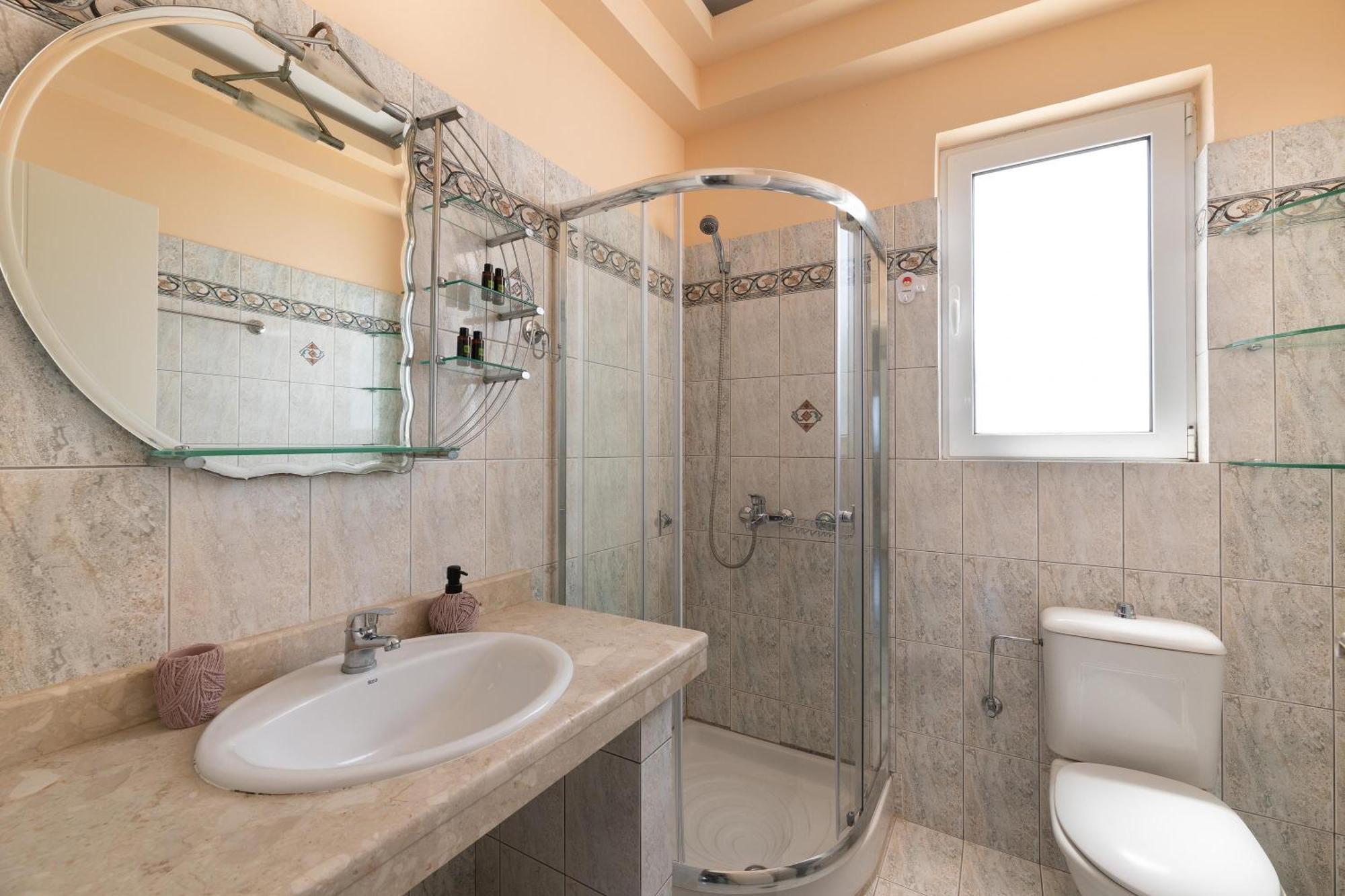 White&Blue luxury suites Ialysos  Extérieur photo