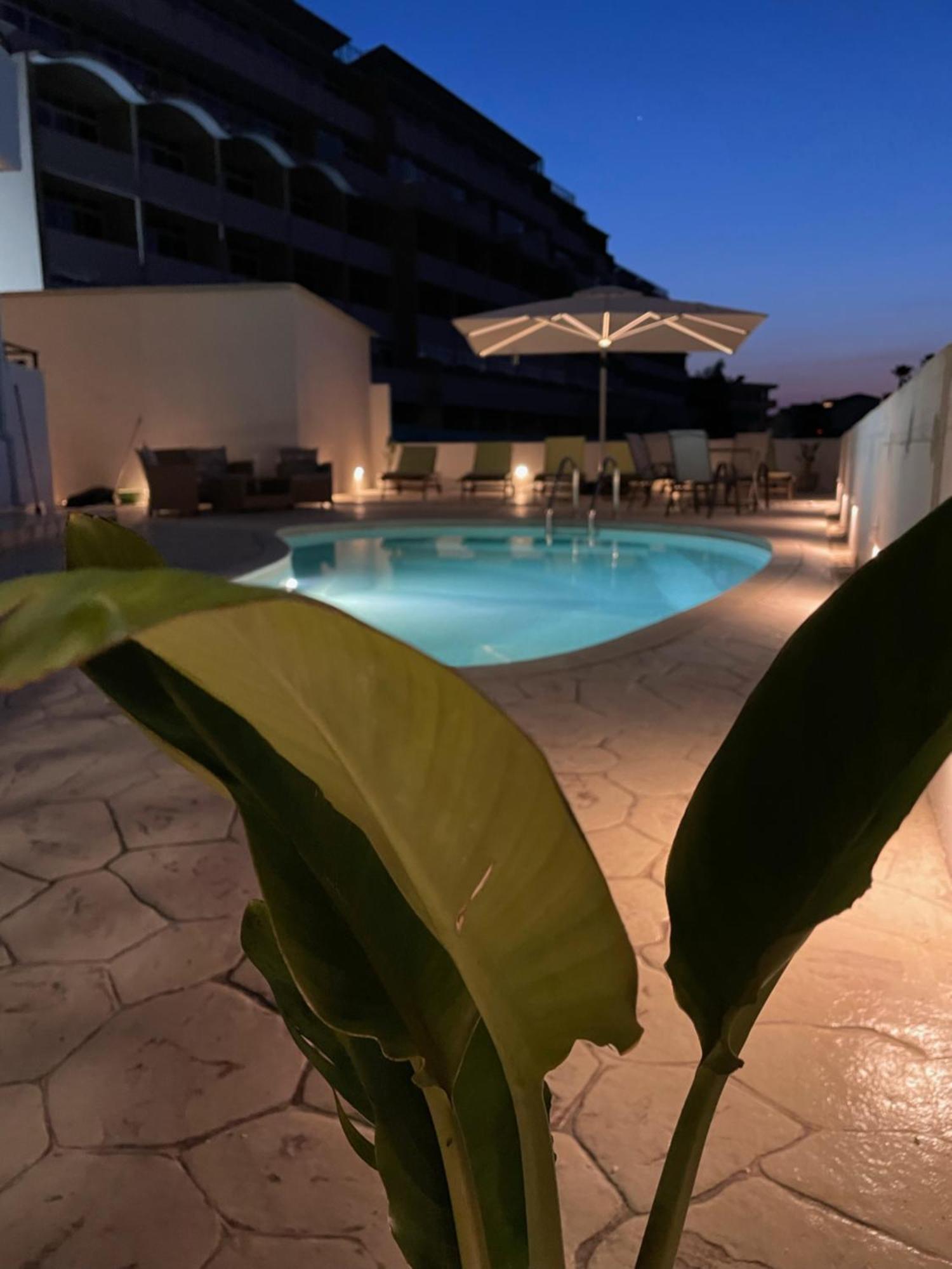 White&Blue luxury suites Ialysos  Extérieur photo